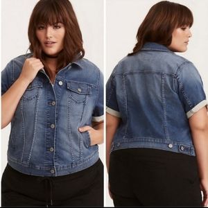 TORRID BLUE DENIM TRUCKER JACKET